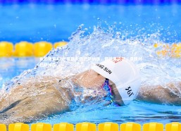 米兰体育APP-曼联大胜巴萨纳法，提前晋级强，曼联对巴萨球队